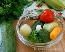Rezept: Verschiedenes Gemüse für den Winter – Gurken mit Zucchini und Paprika