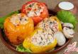 A healthy and low-calorie appetizer made from bell peppers. How to stuff peppers with vegetables.