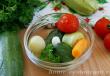Рецепт: Ассорти из овощей на зиму - из огурцов с кабачками и болгарским перцем