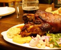 Baked boar knee - a recipe for cooking baked pork knuckle in Czech style Pork knuckle on the bone
