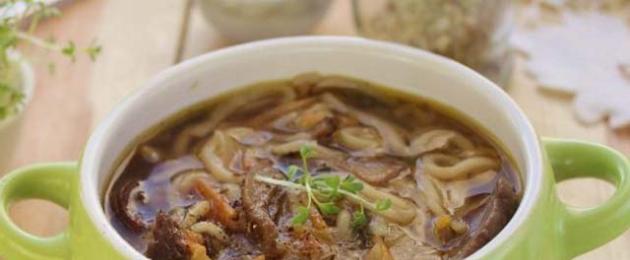 Mushroom soup made from dried mushrooms.  How to deliciously cook dried porcini mushroom soup.  How to cook dried porcini mushroom soup