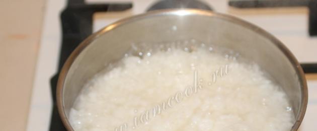 쌀 우유 죽 요리법 요리.  우유로 죽 요리하는 법.  칼로리 함량 및 영양가