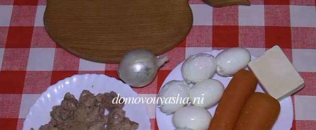 Mimosa con hígado de bacalao y cebolla frita.  Cocinar en casa - Mimosa con hígado de bacalao - una nueva visión del plato.  Queso 