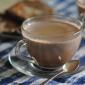 Wie man heiße Schokolade mit Kakaopulver macht