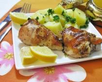 Chicken recipe with crispy crust Chicken in the oven in a ceramic form