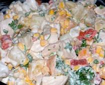 Salad with canned white beans and chicken Make bean and chicken salad